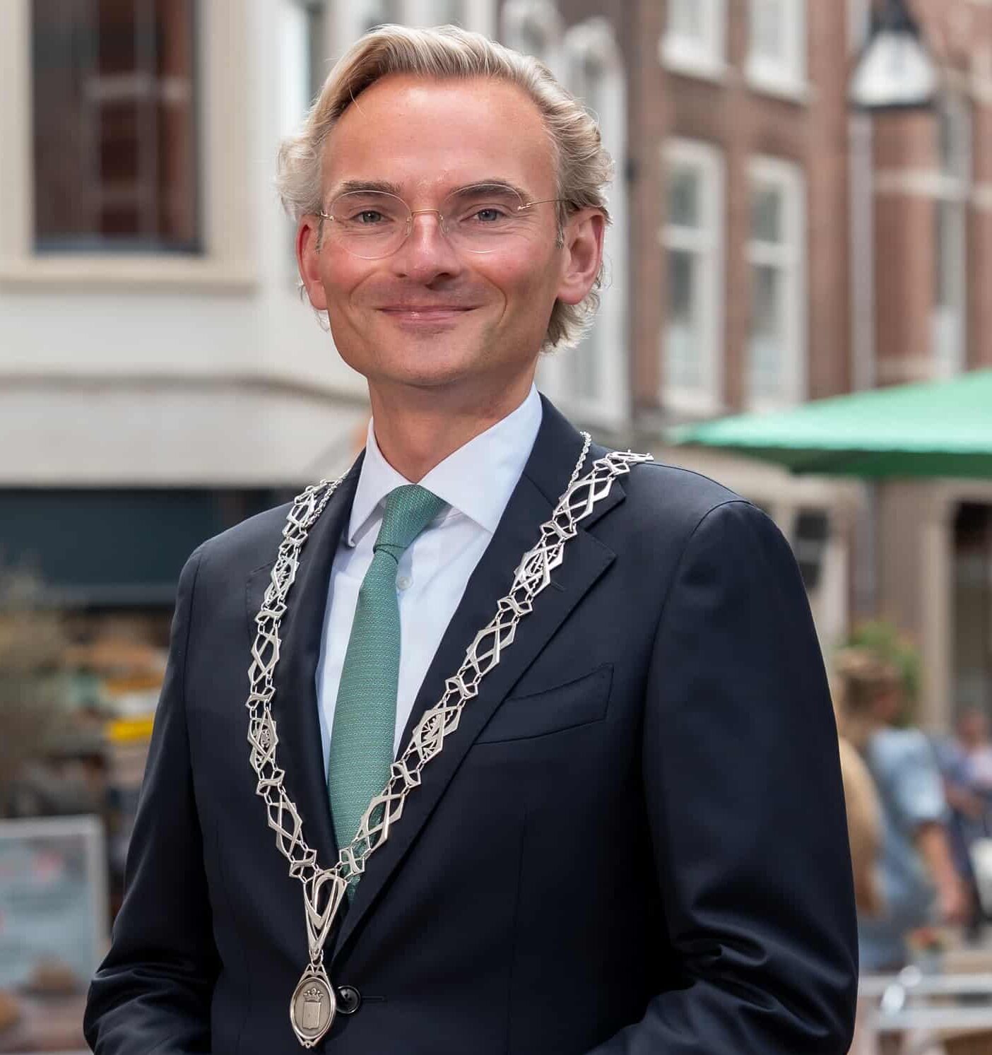 Regiovoorzitter en burgemeester Mol komt kennismaken met raad · HG24